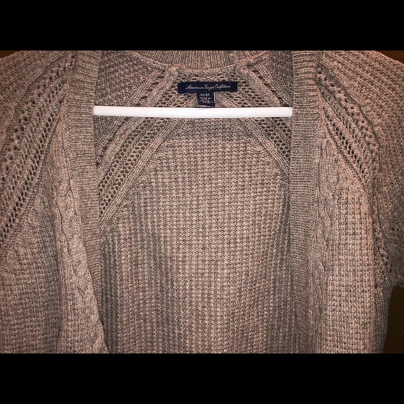 American Eagle Cardigan - Picture 4 of 5
